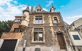 Tournelles VUE CATHEDRALE-Maison du XVIe siècle classé
